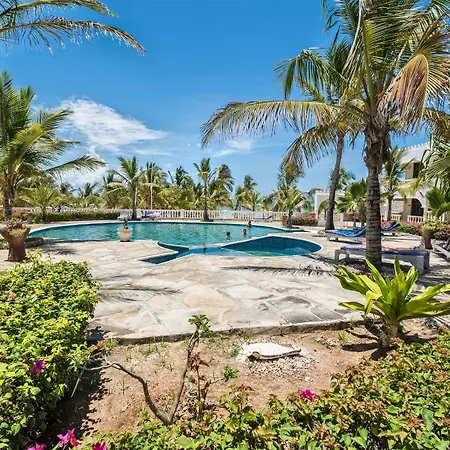 Jumbo Club Watamu-3