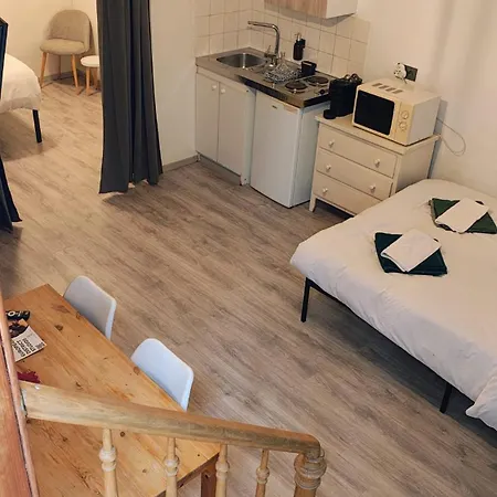 European District Hostel-2