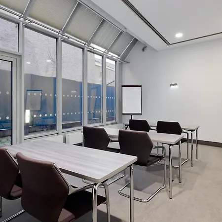Premier Inn Hamburg City Hammerbrook-3