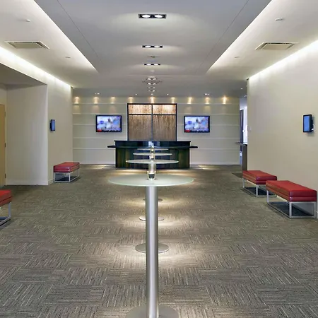 Novotel Montreal Aeroport-3