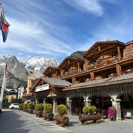 iH Hotels Courmayeur Mont Blanc-3