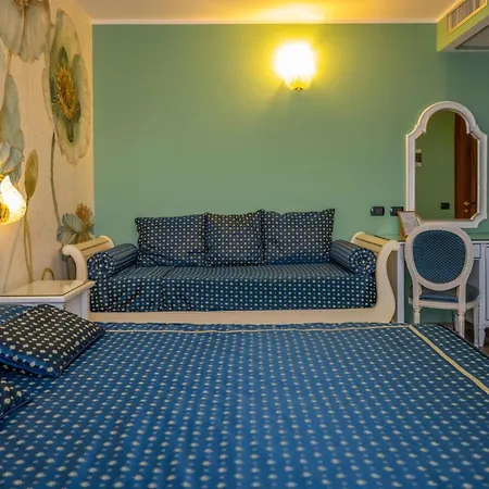 Hotel Confine-2