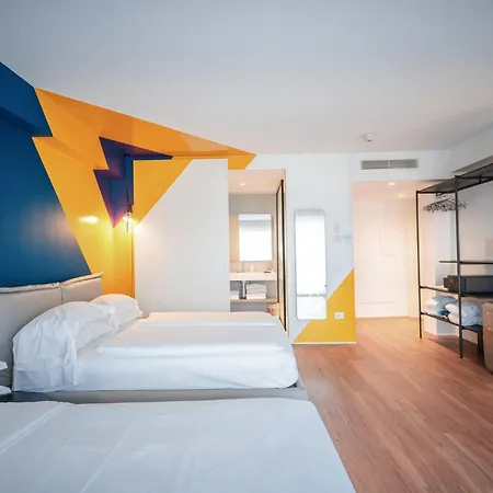 Hoody Active & Happiness Hotel-2