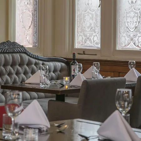 The Crown London Hotel, Cricklewood North West London, Worldhotels Distinctive-2