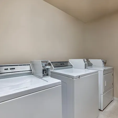 Days Inn & Suites By Wyndham Thunder Bay-2