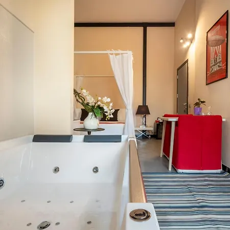 Snob Luxury Suite-2