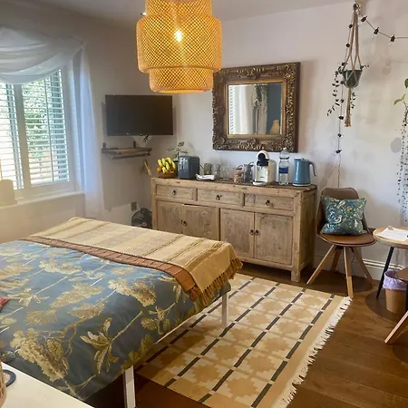 The Bloom-Room-3