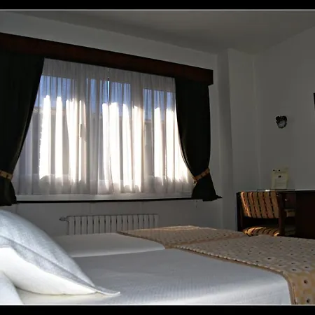 Hotel Loriga-3
