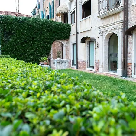 Palazzo Contarini Della Porta Di Ferro-2