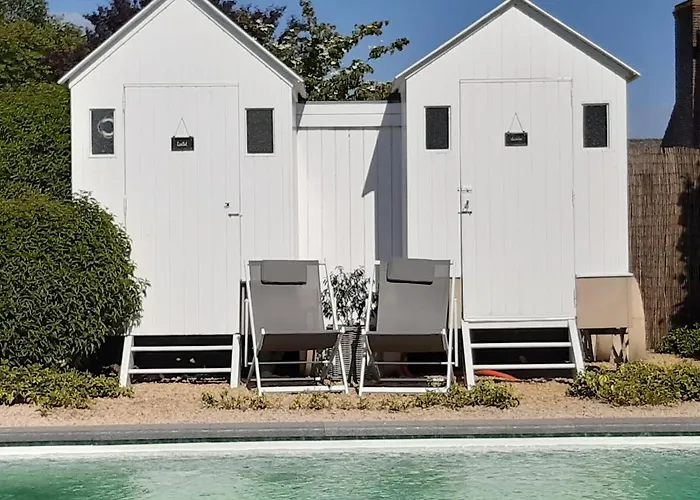 Casa-Cosi, Tourist & Business Suites & Flats With Reserved Parking And Private Terraces In Shared Garden With Seasonal Pool Included, Private Sauna Available