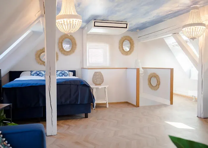 The Henry Self Check-In Guesthouse