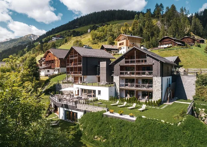 Les Dolomites Mountain Lodges San Martino in Badia