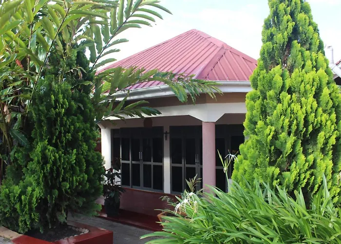 Montane Safaris Hotel