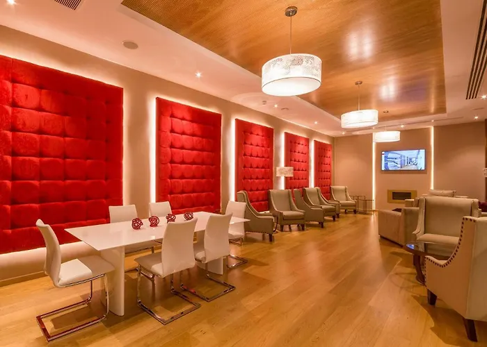 Lamaraz Hotels