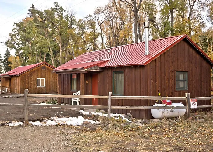 Four Seasons Lodge