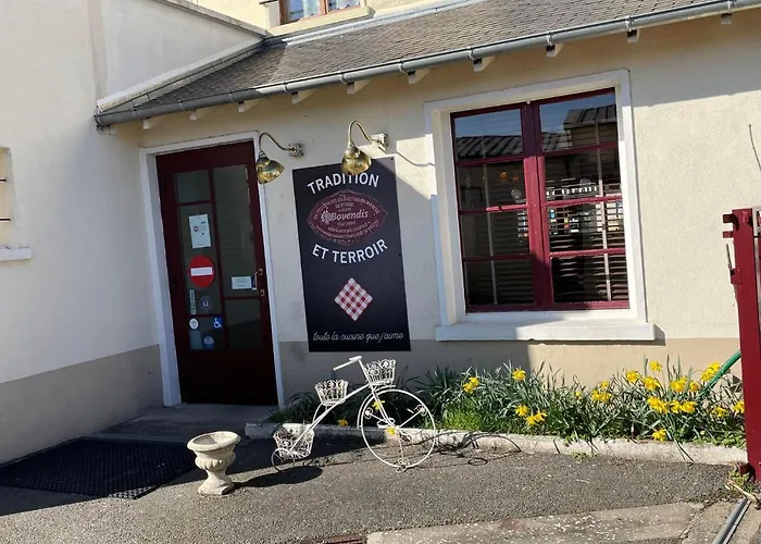 Logis Hotel Au Relais Nivernais