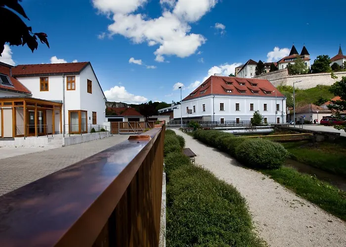 Gizella Hotel And Restaurant