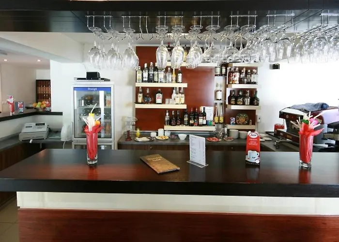Econo Hotel