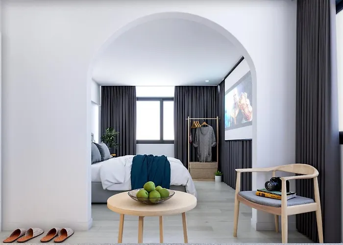 Xiamen 12 Seaside Hotel - Beach-Adjacent About A 3-Minute Walk& English Service & Luggage Storage Service & Freshly Brewed Coffee & Convenient Payment & Pick-Up&Drop-Off Service & 24-Hour Check-In & Exhibition&Conference Center & Huandao Road