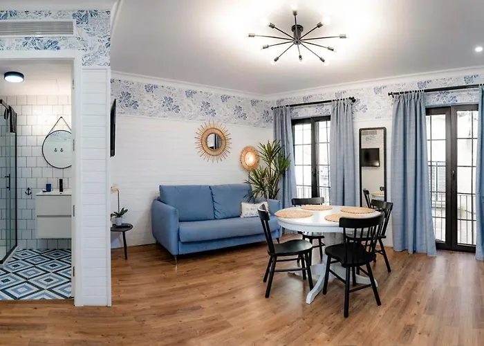 "Breeze" Aparthotel By Parrot'S House