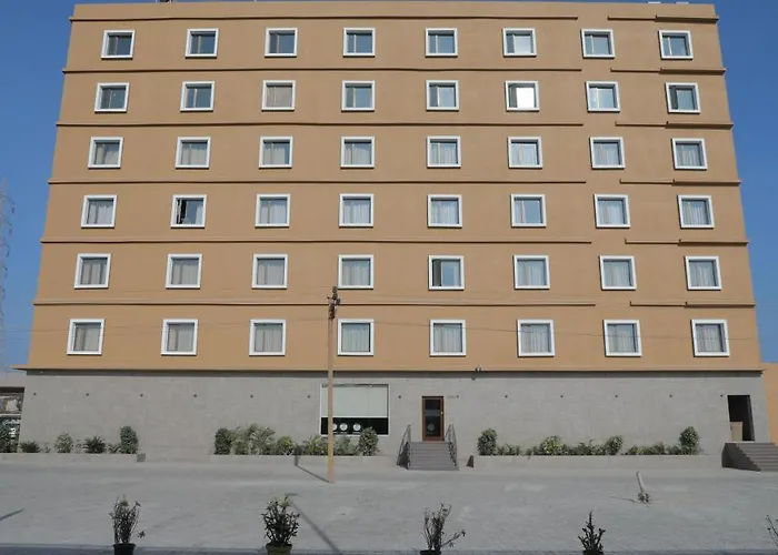 Oaktree Hotel