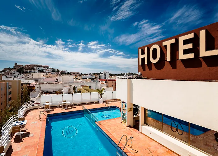Hotéis de quatro estrelas em Ibiza