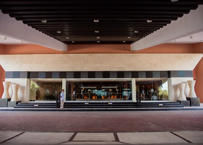 Wyndham Grand Cancun All Inclusive Resort & Villas