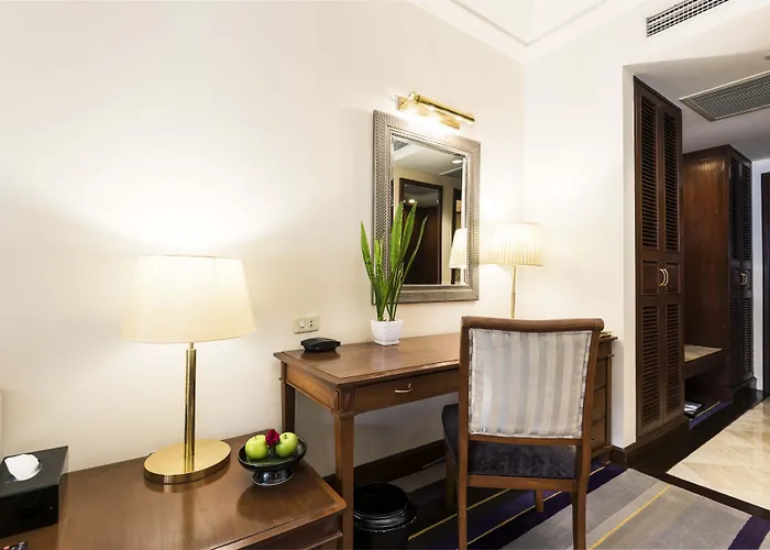 Chatrium Hotel Royal Lake Yangon