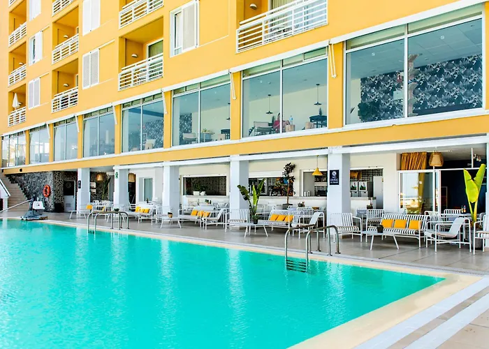 Atlantic Holiday Hotel
