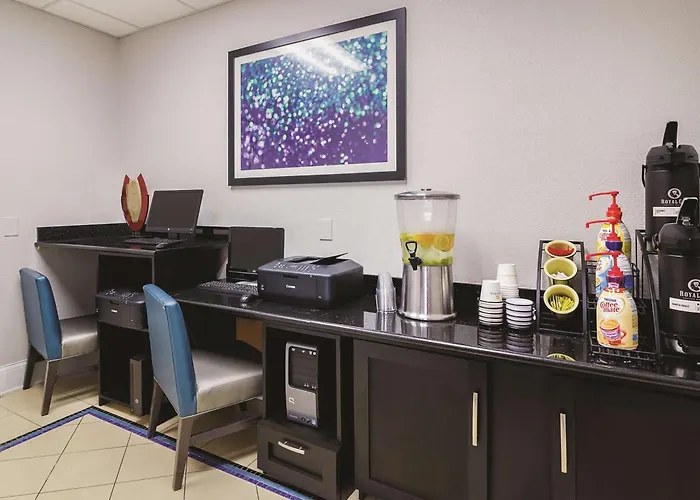 La Quinta By Wyndham Bowling Green