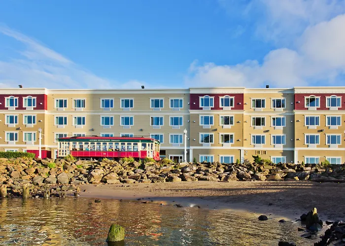 Holiday Inn Express Hotel & Suites Astoria By Ihg