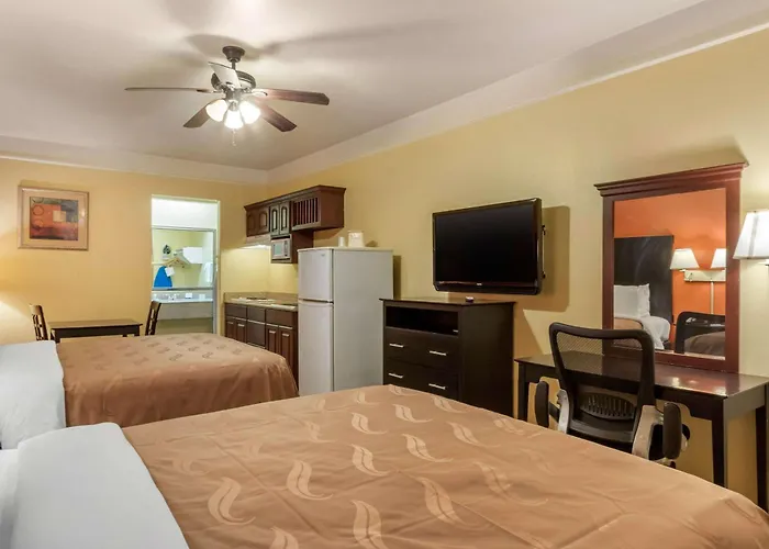 Quality Inn & Suites At The Outlets Mercedes-Weslaco