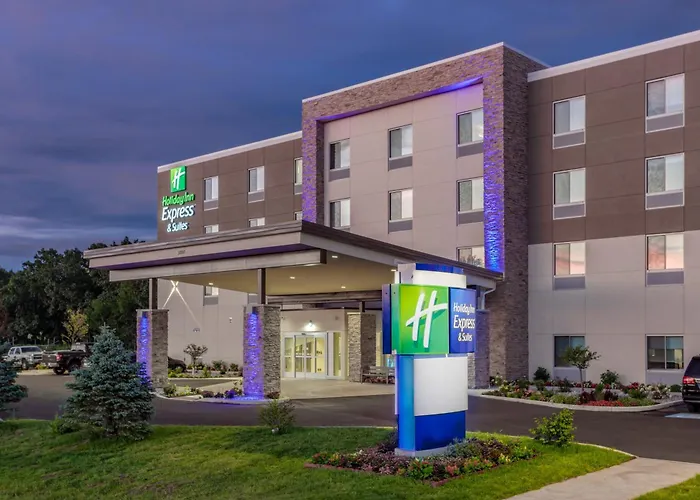 Holiday Inn Express & Suites - Elkhart North By Ihg
