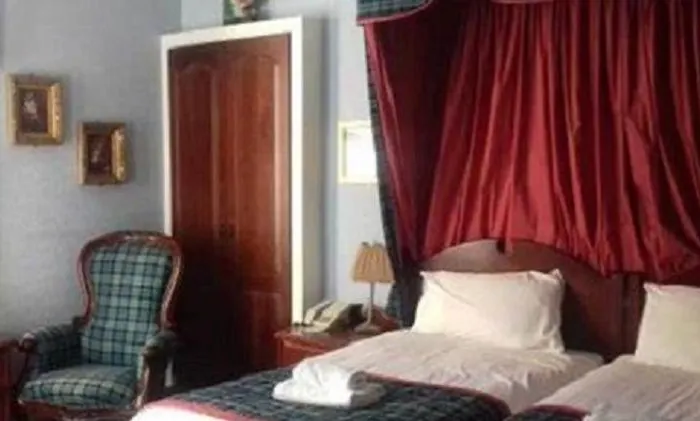 Lovat Arms Hotel