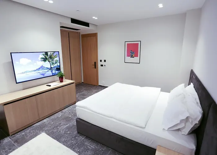 Hotel 12