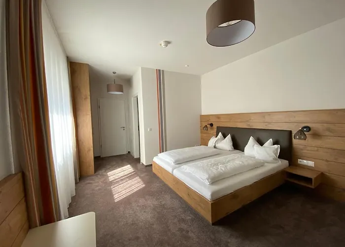 Hotel-Pension Scharl am Maibaum