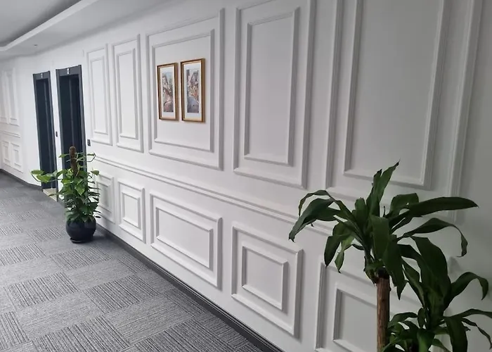 Royal Homes 402