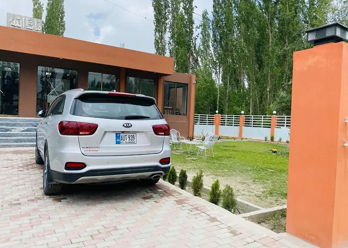 Desert One Hotel Skardu