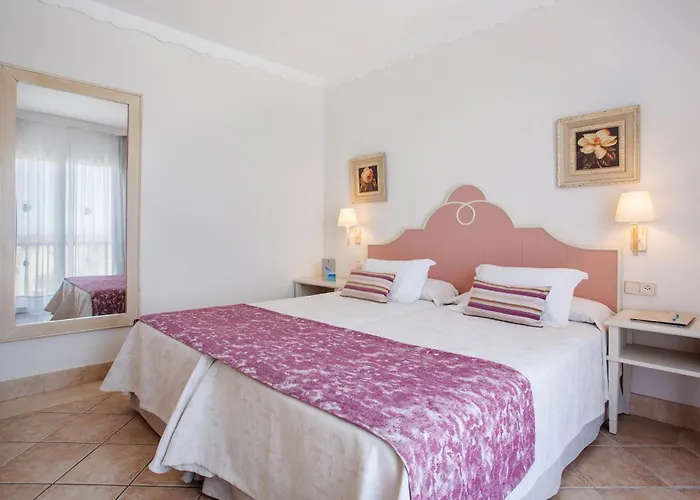 Grupotel Macarella Suites&Spa