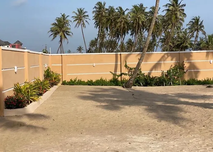 Oceanfront Wavecrest Beach Hotel