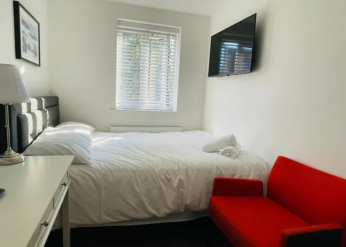 Riverside Deluxe Double Room E14