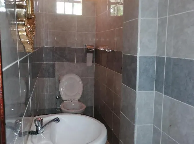 Milimani Greens Inn