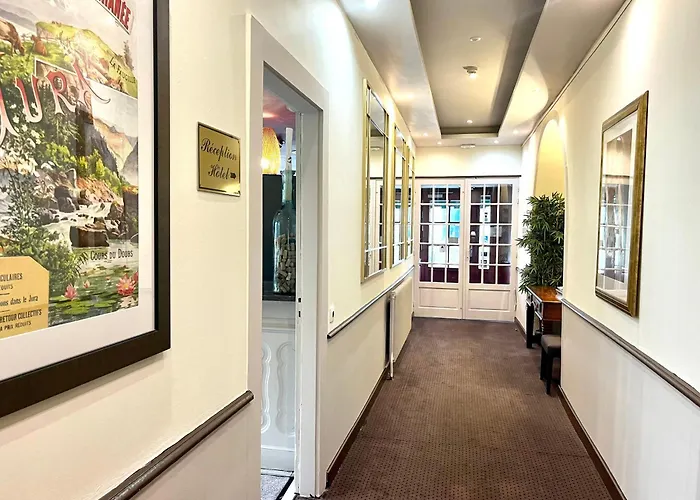 Logis Hotel Des Messageries