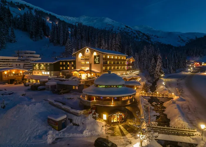 Berghotel Hochfuegen