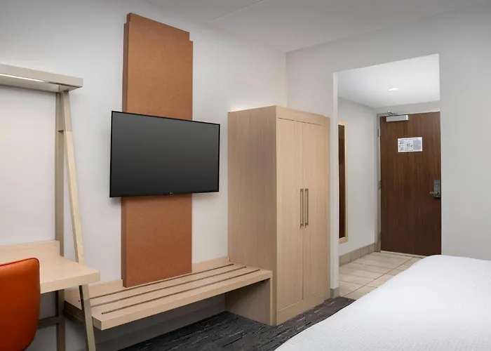 Holiday Inn Express & Suites Pittsburgh North Shore By Ihg