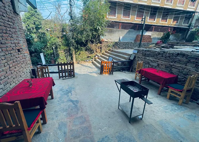 Pasne Aajako Hotel