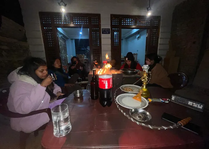 Pasne Aajako Hotel