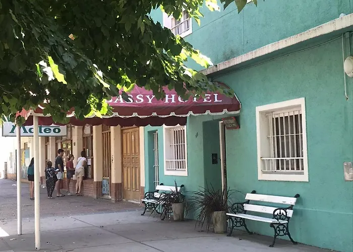 Hotel Embassy