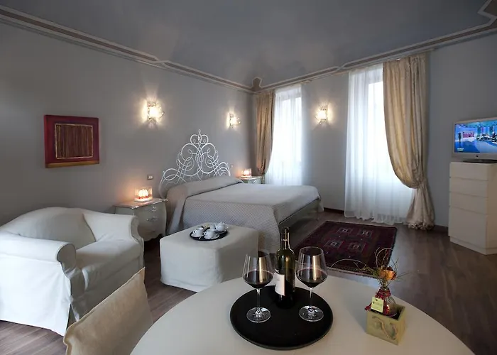 Bed and Breakfast Vinoteca La Sacrestia Alba 