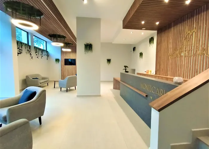 Hotel Montecarlo - Piscina & Desayuno Buffet Incluido